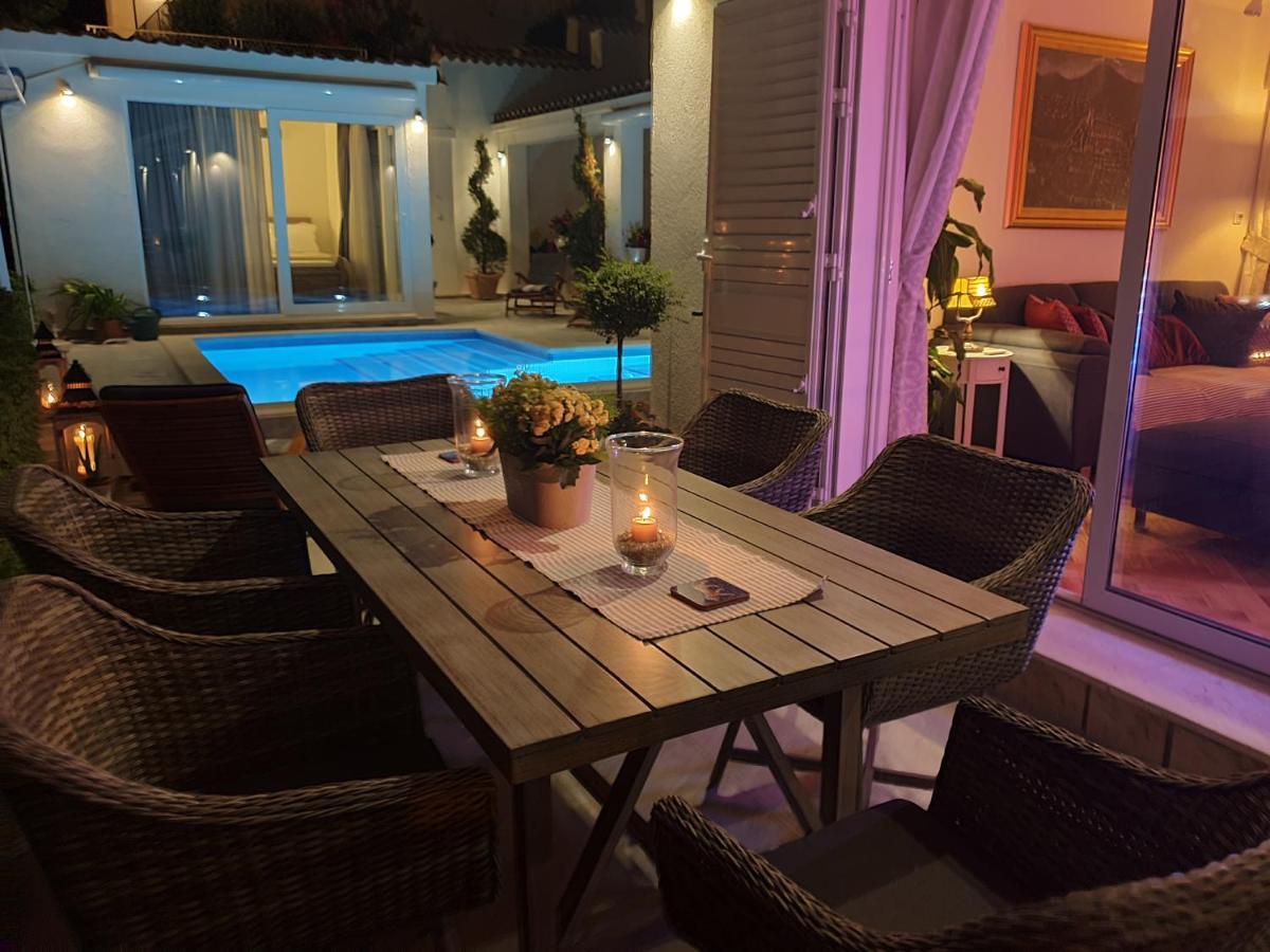 Vila Franklin With Swimming Pool *